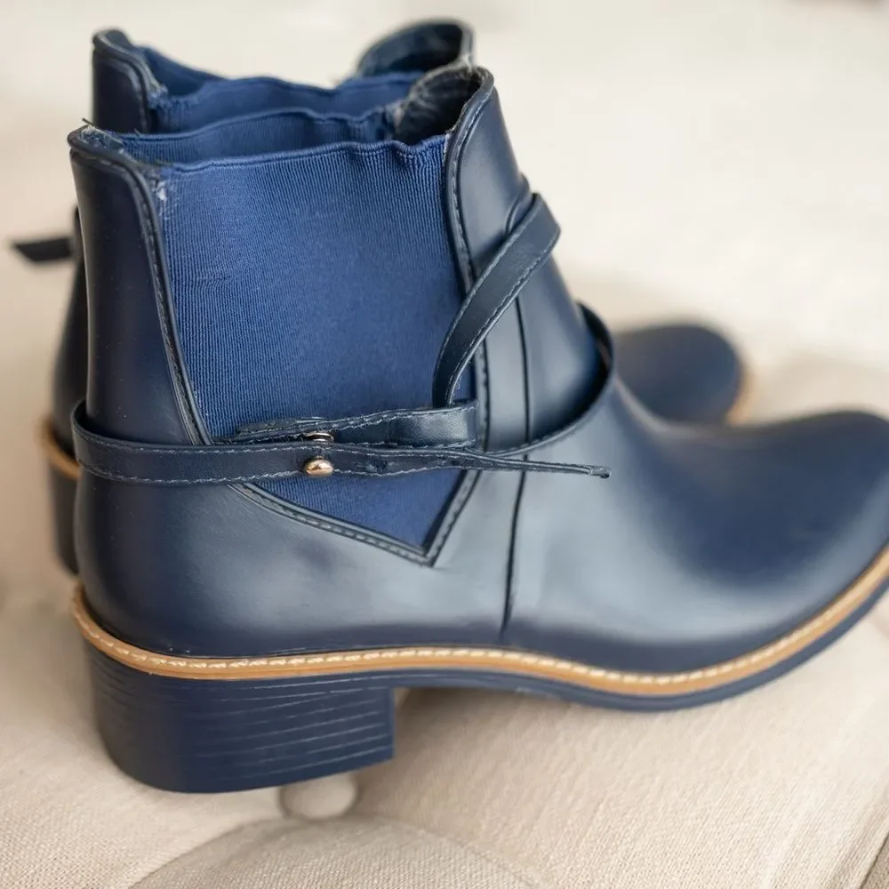 Women’s Bernardo Peony Navy Blue Rain‎ Boots size 6/7